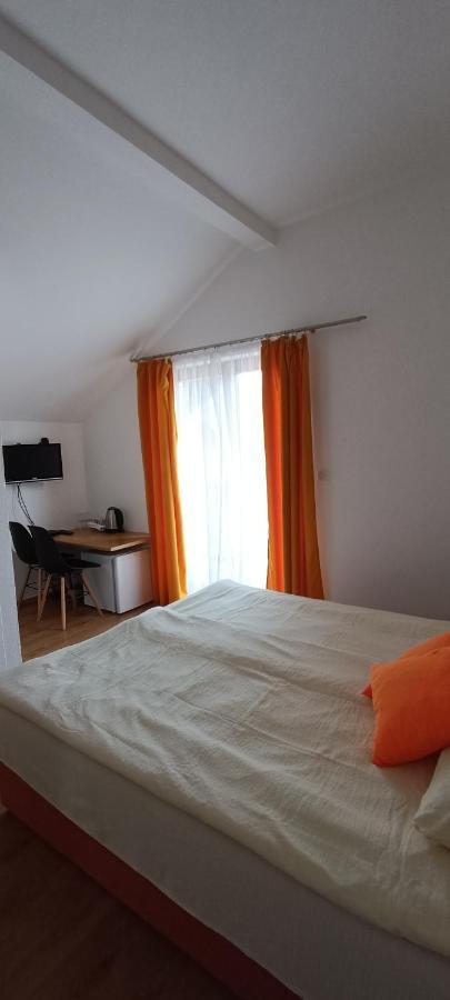 Galesic Apartments & Rooms Korenica Εξωτερικό φωτογραφία